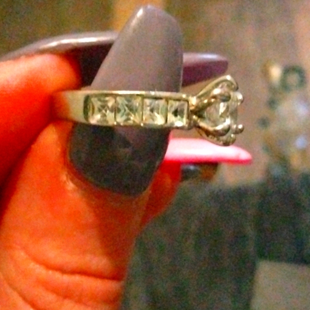 White Gold 2.5 ct Diamond Engagement Ring